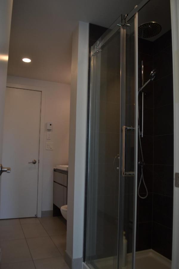 Beautiful One Bedroom Downtown Condo With Pool And Free Parking Montréal Exterior foto