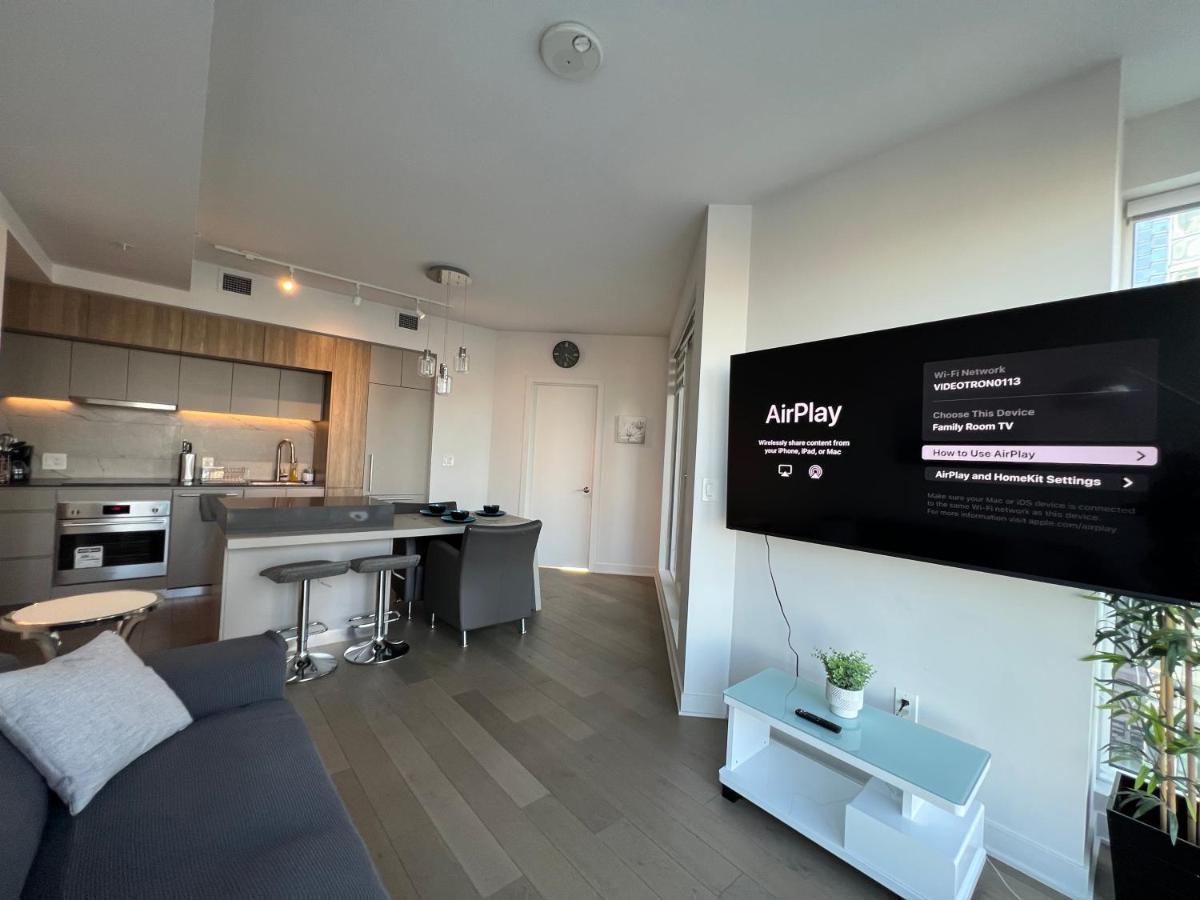 Beautiful One Bedroom Downtown Condo With Pool And Free Parking Montréal Exterior foto
