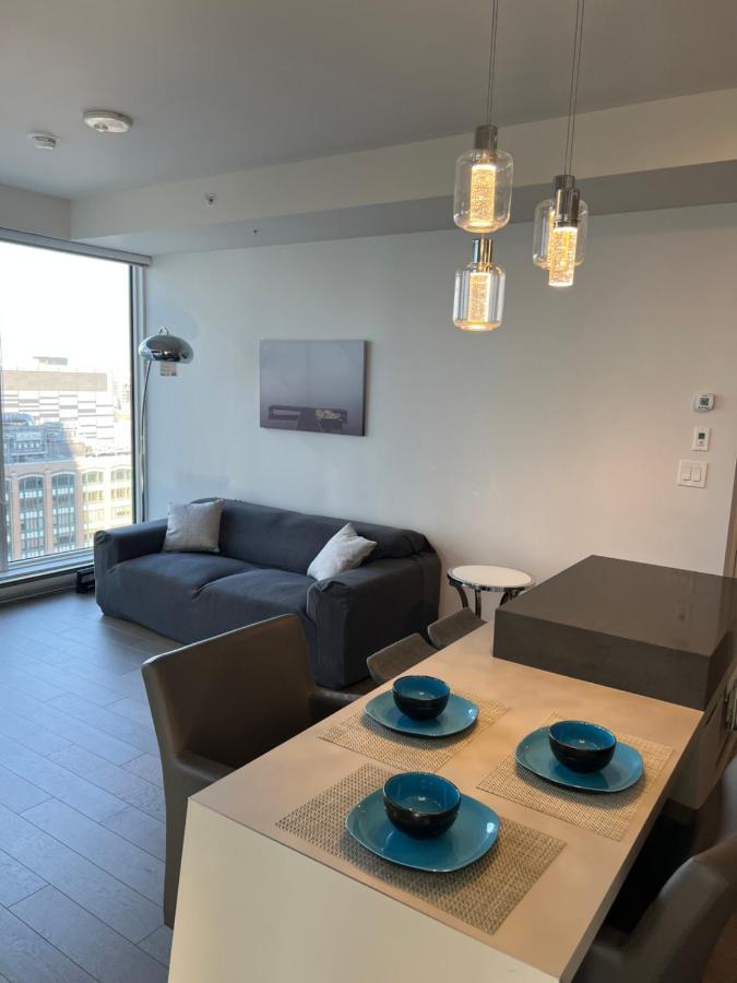 Beautiful One Bedroom Downtown Condo With Pool And Free Parking Montréal Exterior foto