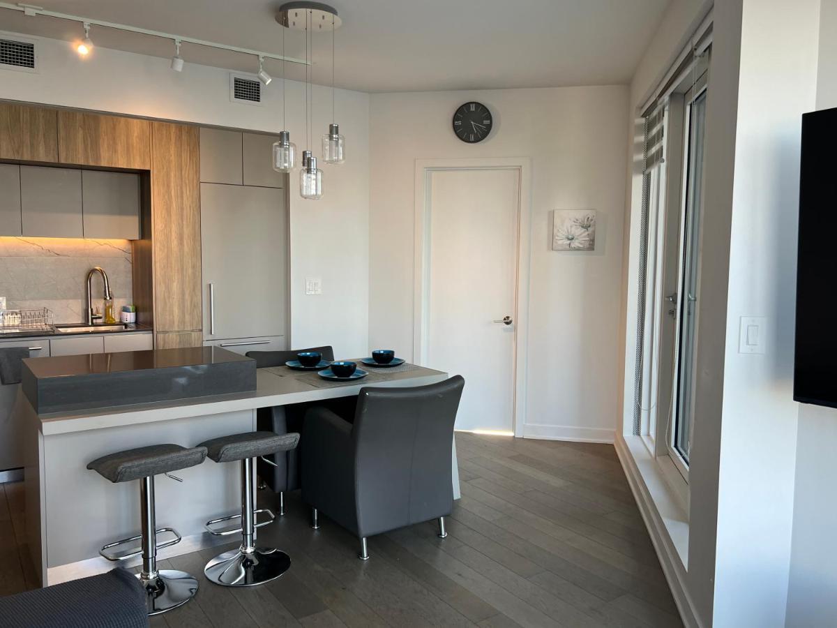 Beautiful One Bedroom Downtown Condo With Pool And Free Parking Montréal Exterior foto