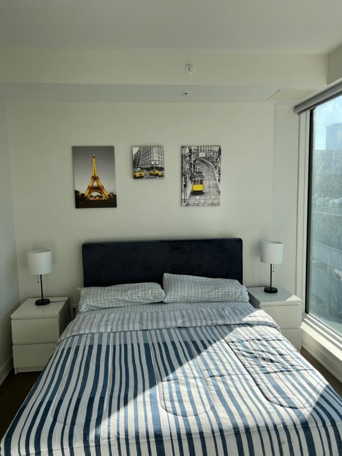 Beautiful One Bedroom Downtown Condo With Pool And Free Parking Montréal Exterior foto